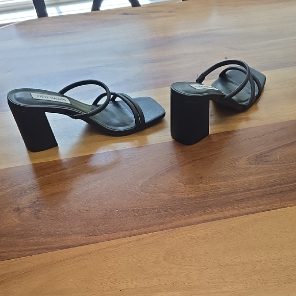 Steve Madden Black Heeled Sandals Sleek Modern Design - Picture 5 of 8